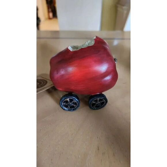 Boyds tug along Bearintosh express collectible - Picture 3 of 4